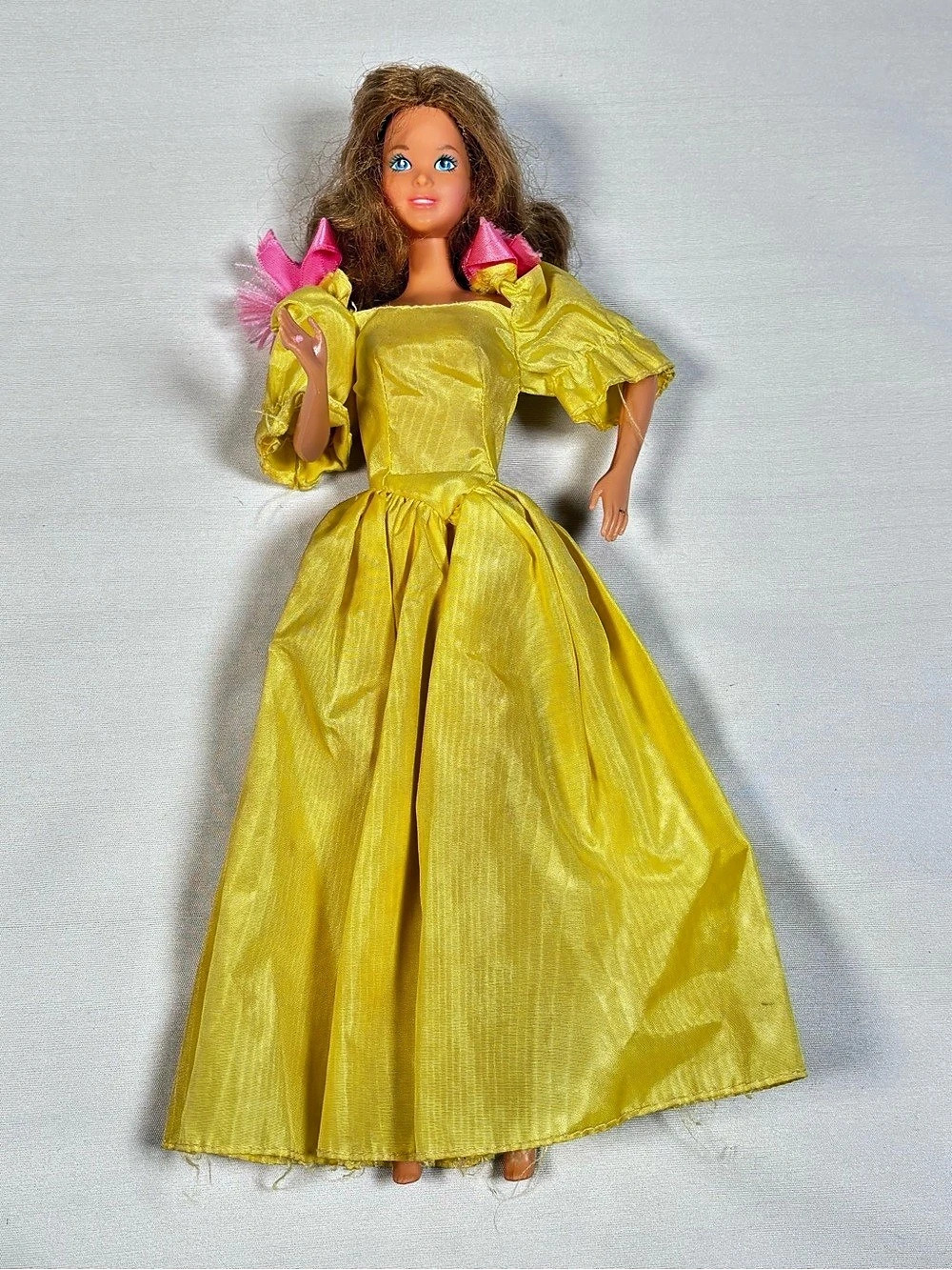 Vintage 1985 Mattel Heart Family "Surprise Party" Mom Barbie Doll